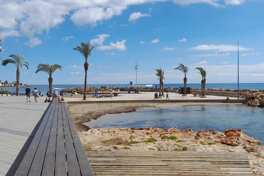 Apartment Los Locos Beach With Balcony And Wi-Fi Torrevieja Eksteriør billede